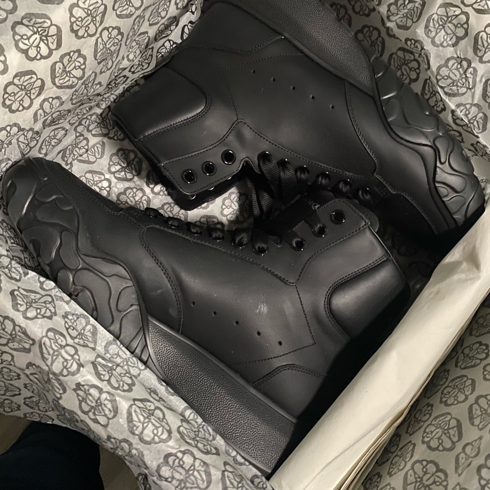 Alexander Mcqueen High Top Sneakers 42